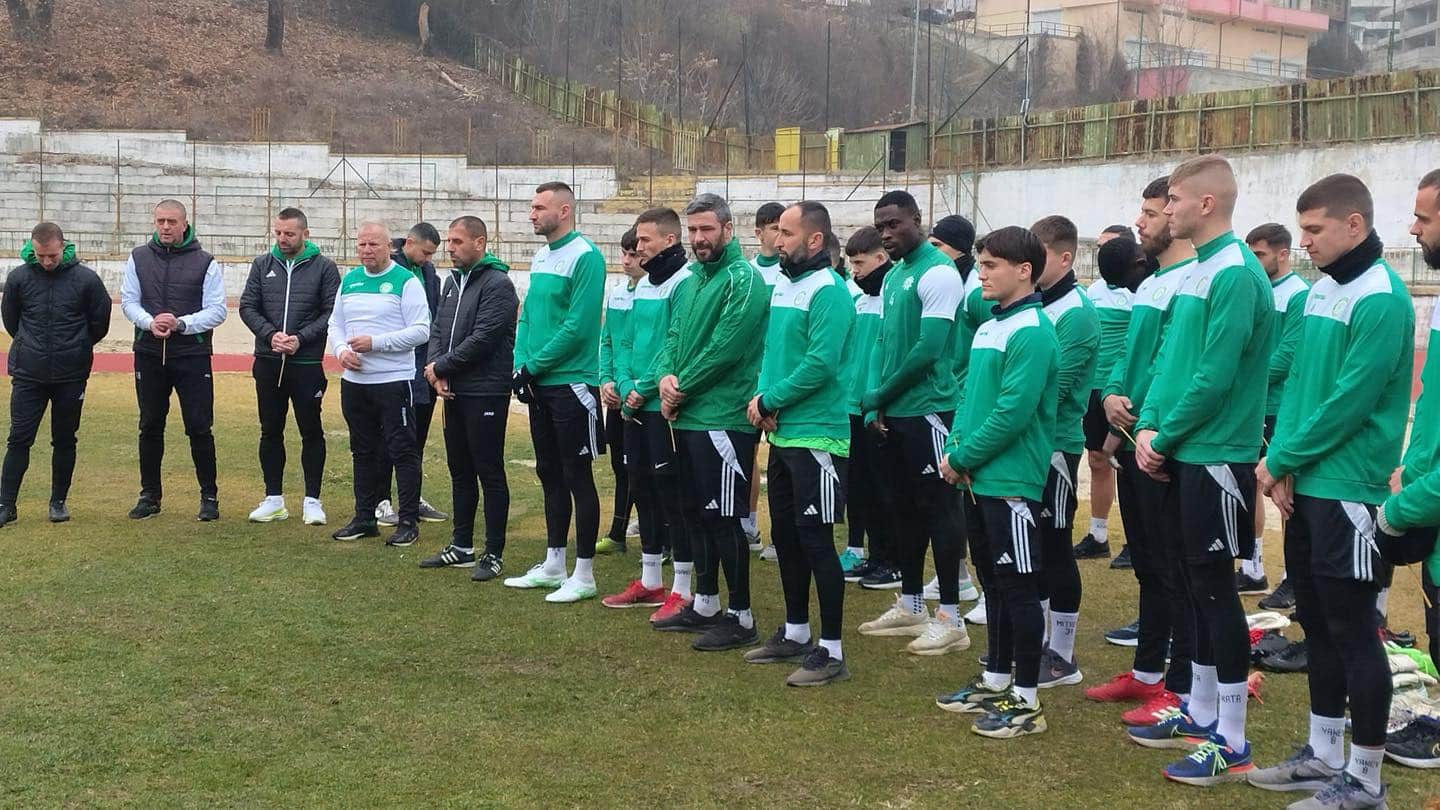 Усложнената обстановка в региона доведе до промени в контролите по време на зимната подготовка на Вихрен (Сандански). Планираната проверка срещу Пирин (Разлог) на 18 януари няма да се състои на обявената дата. Вместо това, санданчани ще изиграят мач на изкуствения терен срещу Германея (Сапарева баня). Спарингът с Пирин (Разлог) ще се проведе на 22 януари (сряда) след уговорка между двата клуба. Надеждите са, че така ще се дочака по-добро време, ще се подобрят терените, както и ще се запази здравето на футболистите, които все още са в начална фаза на подготовка. Програма за зимната подготовка: 9 януари, Първа тренировка 18 януари, Вихрен – Германея (Сапарева Баня) 22 януари, Вихрен - Пирин (Разлог) 25 януари, Вихрен – Струмска слава (Радомир) 29 януари, Вихрен – Беласица (Петрич) 2 февруари, Вихрен – Детоник (Плачковица, Северна Македония) 8 февруари, Брегалница (Щип) – Вихрен (Сандански)