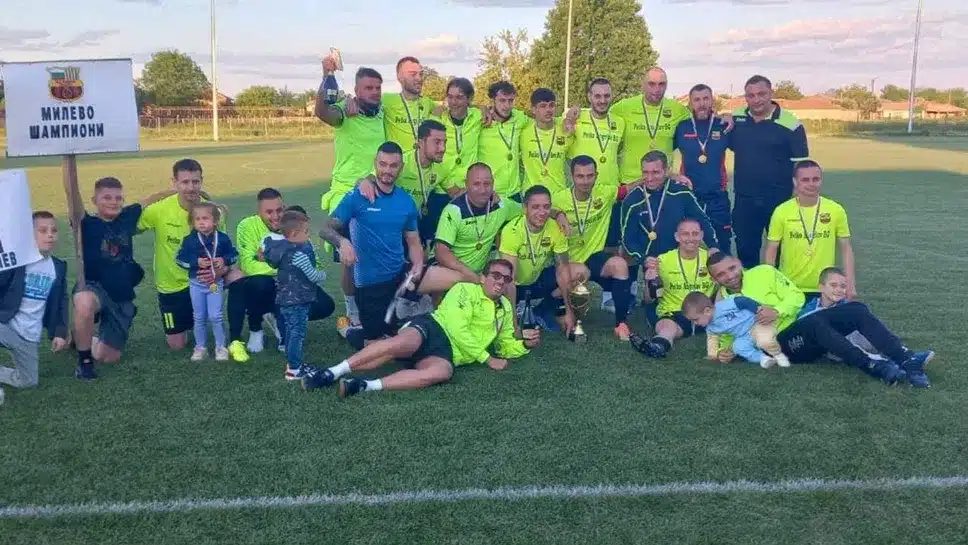 Пред треньора на Марица Милево Иван Кочев няма кадрови проблеми преди гостуването на втория отбор на Локомотив Пловдив тази неделя. Всички играчи са на разположение и се подготвят усилено за срещата. "Готвим се сериозно за мача. Времето е лошо, терените са замръзнали и подготовката ни малко е затруднена, но все пак намираме начин да не нарушаваме целия тренировъчен цикъл. Предстои ни сложен двубой срещу отбор, който е съставен от школовани и амбициозни млади футболисти, които искат да се докажат. Все пак отиваме да си вземем нашето и да направим хубав мач", каза за клубния сайт треньорът Иван Кочев.