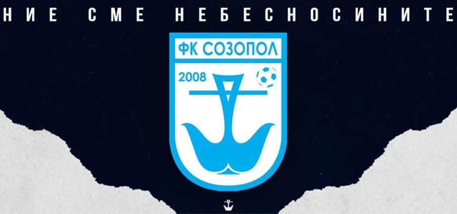 ФК Созопол загуби гостуването си на Ботев (Пловдив) ФК Созопол загуби гостуването си на третия отбор на Ботев (Пловдив) с 0:3 в мач от 37 кръг на Югоизточната Трета лига. Старши треньорът на небесно-сините Петър Кюмюрджиев дори не успя да събере пълна група, а имаше на разположение само 11 титуляри и четири резерви, сред които контузеният Петър Зелямов. На резервната скамейка бе роденият 2009 година вратар Кирил Даскалов и две здрави резерви в лицето на Богослав Петков и Даниел Иванов. Александър Карталов откри резултата за домакините, Станислав Митов си вкара автогол, секунди преди почивката. В 85-ата минута "жълто-черните" оформиха крайното 3:0.