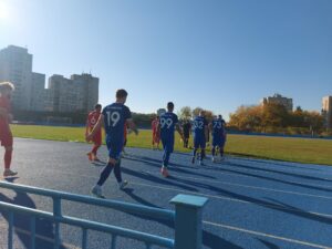 ОФК Хасково стартира подготовка за новия сезон ОФК Хасково, новото име на ФК Саяна, започва подготовка за новия сезон в Югоизточната Трета лига на 1-ви юли. В тима вече са привлечени четирима нови играчи: Юли Щерико - централен нападател, идва от Свиленград Георги Милев - вратар, идва от Арда Кърджали Ахмед Рамадан - халф, идва от ФК Хасково Антон Желязков - краен защитник, идва от Свиленград И четиримата са родени в Хасково. Очаква се да има още поне три нови попълнения в следващите дни.