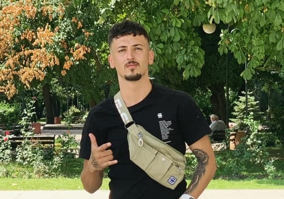 Халибрям Кармаджъ напуска Асеновец Системата няма да продължи в Асеновец (Асеновград) за новия сезон. Роденият през 1997 година футболист бе важна част от тима в последната година и половина. Преди предстоящия шампионат обаче той реши да потърси ново предизвикателство. Кармаджъ е юноша на Локомотив (Пловдив), а в кариерата си е играл още за Нефтохимик, Оборище Панагюрище, Ботев Гълъбово, Атлетик Куклен, Левски Карлово, както и в ниските дивизии на Германия, откъдето се върна в Асеновец през зимата на 2024 година.