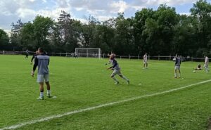 Ювентус (Малчика) победи с 3:0 отбора на Левски (Брест) като гост в мач от квалификациите за Купата на България в област Плевен. Под ръководството на Любомир Иванов, играчите реализираха 3 безответни попадения и спечелиха първия си официален двубой за сезон 2025/26. В следващия етап от надпреварата, тимът ще се изправи срещу Партизан (Червен бряг) в областен финал. Срещата с "партизаните" е насрочена за 26-ти август, вторник, от 17:30 часа и ще се проведе на стадион "Георги Кърчев" в Малчика.