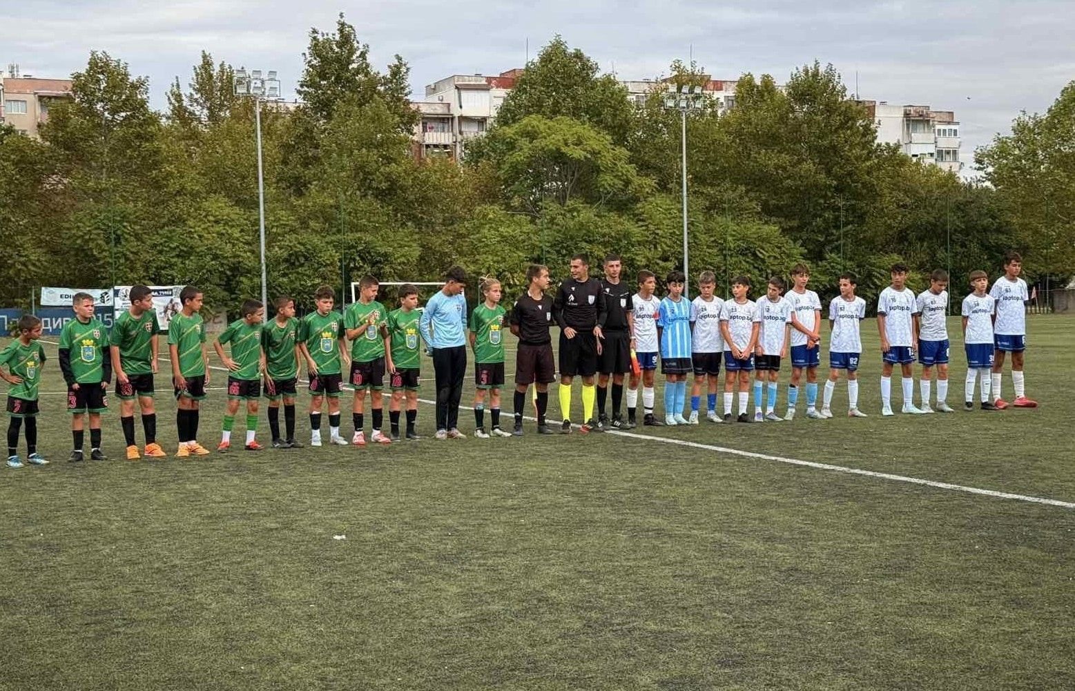 Отборите от Детско-юношеската школа на ФК Раковски записаха още един силен уикенд. Набор 2012/13 г., воден от треньора Петър Атанасов, спечели първата си победа във формат Футбол 11. Те драматично надвиха ФК Пловдив с 4:3. Въпреки че Пловдив водеха с 3:1, с голове на Георги Мирчев и Тодор Патев ФК Раковски изравни за 3:3. Малко преди последния съдийски сигнал, Николай Гуджеров донесе крайното 4:3 и първата победа за отбора. Набор 2013 г. загуби с 1:6 от Велд Пловдив, но демонстрира желание и борбеност до последния момент. При набор 2015 г. ФК Раковски отстъпи с 6:7 на ФК Хасково в зрелищен мач. Голмайстори за ФК Раковски бяха Владо Евтимов (4 гола), Йосиф Драгоев (1 гол), Янко Ячев (1 гол). Отборите 2016 г. се изправиха срещу Хебър Пазарджик и записаха загуба, а вторият мач срещу Спартак Пловдив бе отменен. При набор 2017 г., воден от Йосиф Лесов, Раковски записа шеста поредна победа, надвивайки ФА 22 с категорично 8:3. Голмайстори: Радослав Пеев – 4 гола; Павел Павлов – 3 гола; Йосиф Рабаджийски – 1 гол. Дебют направиха децата, родени 2018 г., които участват с два състава. Първата група отстъпи на Беломорец (Асеновград) с 5:1, като попадението бе дело на Мартин Петков. Втората група постигна зрелищно равенство 4:4 срещу Ботев Пловдив 2. Павел Стойков отбеляза хеттрик, а още едно попадение добави Мартин Петков. Най-малките – набор 2019 г. – играха срещу ФА Карлово и загубиха с 4:7, но демонстрираха дух и борбеност. Момичетата на Раковски се изправиха срещу Арда Кърджали и отстъпиха с 5:1, като почетното попадение бе дело на Маги Карааргирова.