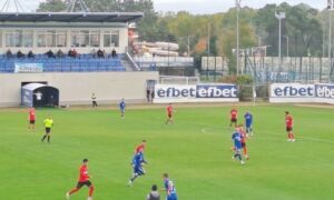 ОФК Несебър постигна своята 11-та поредна победа, след като в мач от 13-ти кръг разгроми Атлетик (Куклен) с резултат 4:0. Кристиян Парашкевов блесна с хеттрик, а Иван Колев добави още един гол за отбора. Иван Колев откри резултата за домакините с точно изпълнена дузпа в 22-рата минута. До края на първото полувреме домакините водеха с 3:0. В 27-ата минута Кристиян Парашкевов удвои преднината, а само четири минути по-късно той отново се разписа за класическото 3:0. В 54-ата минута Парашкевов завърши своя хеттрик и оформи крайния резултат 4:0 за ОФК Несебър. След този успех "делфините" продължават да са лидери във временното класиране. Те ще гостуват на Розова долина в Казанлък на 25 октомври (събота) от 16:00 часа.