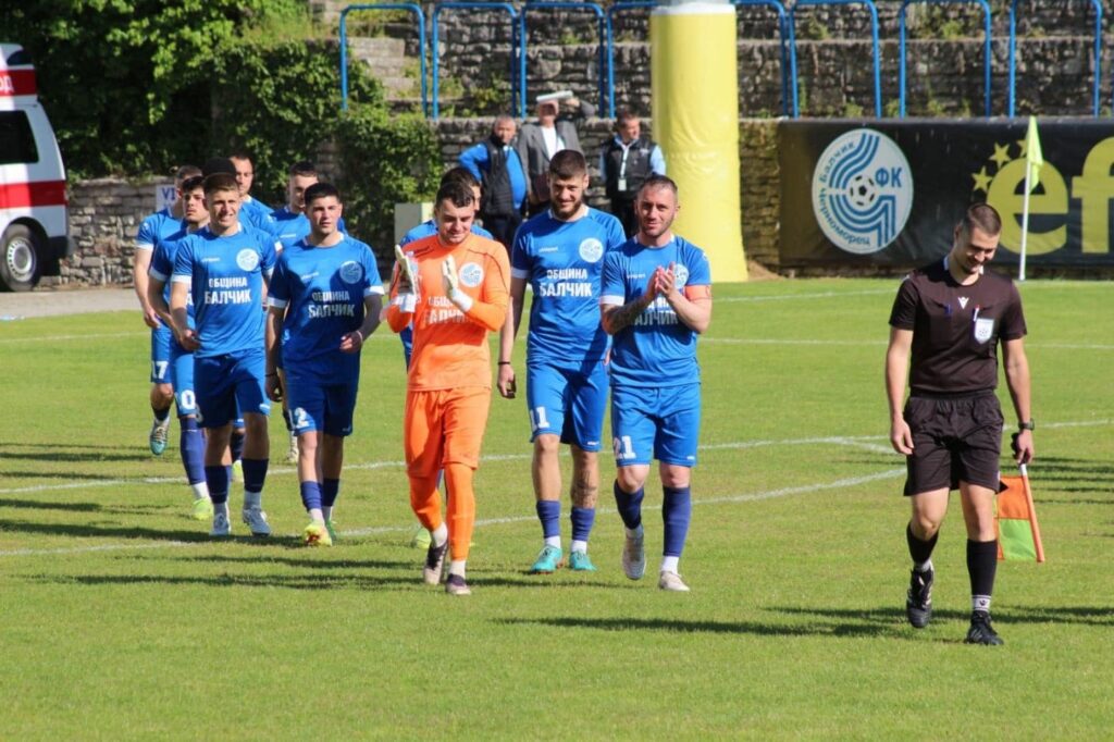 Черноморец ще посрещне Черно море II в Балчик идната събота от 14:00 ч. в поредния кръг от Елитбет Трета лига. „Важен мач като всеки един. След седмица, в която нямахме двубой от първенството, успяхме да поработим върху определени неща, които смятам, че можем да подобрим в отборното представяне на терена. Надявам се да покажем добра игра и да си заслужим победата, но не се заблуждаваме, че това ще дойде лесно", каза за клубния сайт Ивайло Станчев. В отбора има и няколко кадрови проблема. Травмата, която капитанът Мирослав Начев получи в двубоя срещу ФК Рилци, се оказа сериозна и той със сигурност ще пропусне следващия мач, като остава под въпрос и за по-нататък. Вратарят Денислав Стойчев тази седмица ще започне на облекчен режим, след което ще се види как реагира, за да се прецени дали да се рискува с появата му в игра, заявиха от щаба на Черноморец.