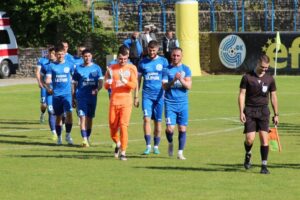 Черноморец ще посрещне Черно море II в Балчик идната събота от 14:00 ч. в поредния кръг от Елитбет Трета лига. „Важен мач като всеки един. След седмица, в която нямахме двубой от първенството, успяхме да поработим върху определени неща, които смятам, че можем да подобрим в отборното представяне на терена. Надявам се да покажем добра игра и да си заслужим победата, но не се заблуждаваме, че това ще дойде лесно", каза за клубния сайт Ивайло Станчев. В отбора има и няколко кадрови проблема. Травмата, която капитанът Мирослав Начев получи в двубоя срещу ФК Рилци, се оказа сериозна и той със сигурност ще пропусне следващия мач, като остава под въпрос и за по-нататък. Вратарят Денислав Стойчев тази седмица ще започне на облекчен режим, след което ще се види как реагира, за да се прецени дали да се рискува с появата му в игра, заявиха от щаба на Черноморец.