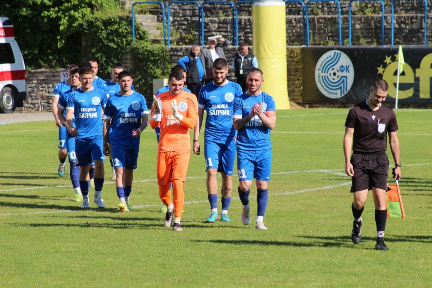 Черноморец ще посрещне Черно море II в Балчик идната събота от 14:00 ч. в поредния кръг от Елитбет Трета лига. „Важен мач като всеки един. След седмица, в която нямахме двубой от първенството, успяхме да поработим върху определени неща, които смятам, че можем да подобрим в отборното представяне на терена. Надявам се да покажем добра игра и да си заслужим победата, но не се заблуждаваме, че това ще дойде лесно", каза за клубния сайт Ивайло Станчев. В отбора има и няколко кадрови проблема. Травмата, която капитанът Мирослав Начев получи в двубоя срещу ФК Рилци, се оказа сериозна и той със сигурност ще пропусне следващия мач, като остава под въпрос и за по-нататък. Вратарят Денислав Стойчев тази седмица ще започне на облекчен режим, след което ще се види как реагира, за да се прецени дали да се рискува с появата му в игра, заявиха от щаба на Черноморец.