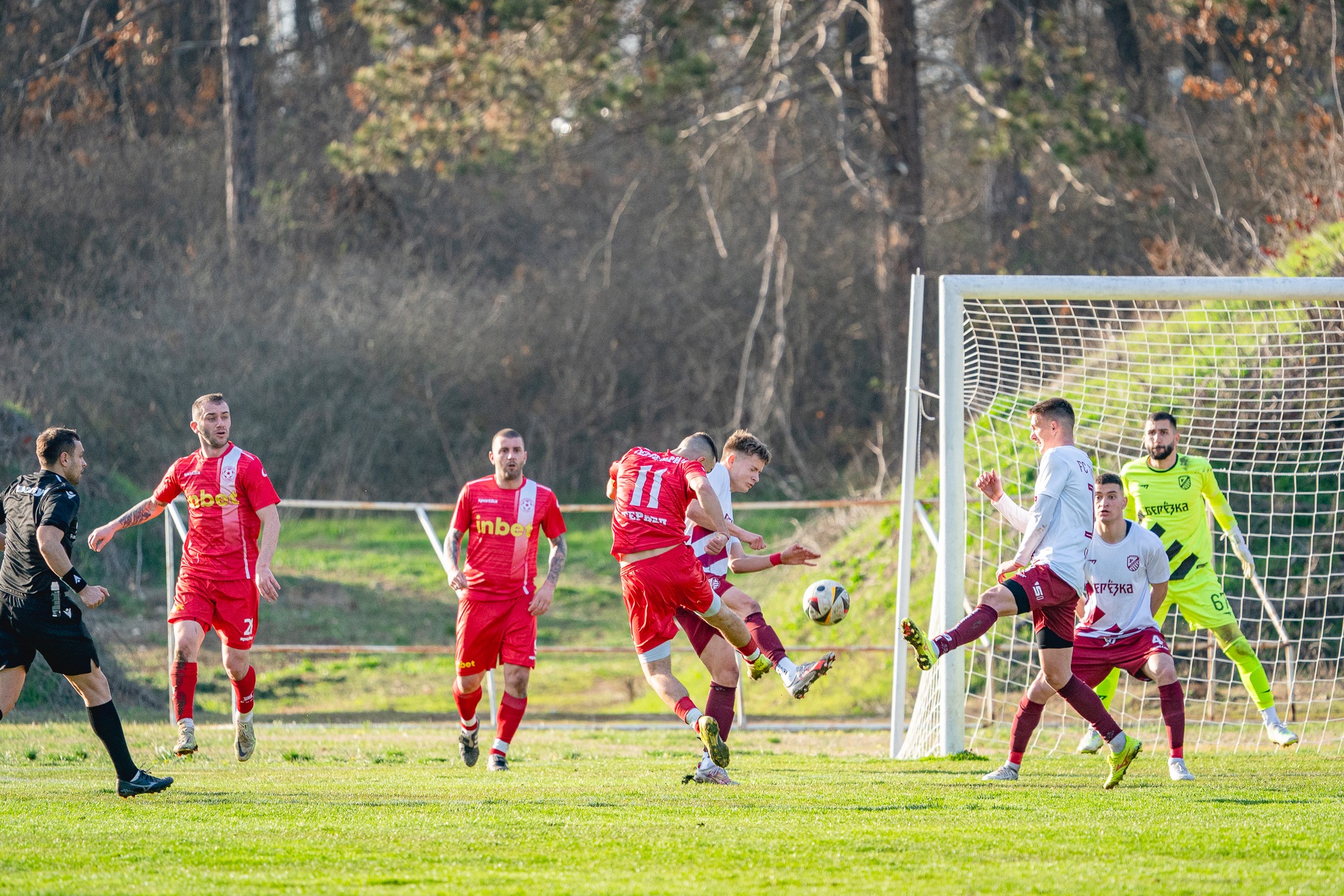 Един играч от състава на Септември Тервел е под въпрос за предстоящата среща с Рилци Добрич в рамките на Североизточната Трета лига този уикенд. Става въпрос за халфа Христодар Христов, който получи контузия по време на убедителната победа над Бенковски Исперих с 4:1 на домашен терен. „Категорично бяхме по-добри и заслужено спечелихме. Надиграхме съперника по всички показатели, така че съм доволен. Играем добре. Успяхме да съхраним и някои наши играчи от това да се натоварят твърде много. Сега предстои регионалното дерби с Рилци Добрич. Трябва да сме внимателни, но ако покажем на какво сме способни, няма как да не победим“, коментира за клубния сайт треньорът на Септември Георги Иванов - Геша.