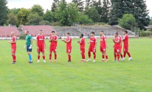 ФК Банско продължава напред в турнира за Купата на Аматьорската лига, като в мач от Първия кръг на Втори етап (Югозападна България) отстрани четвъртодивизионния ФК Национал (София) след изпълнение на дузпи. Редовното време завърши при резултат 3:3. На полувремето "козлите" изоставаха с 0:1, но през второто полувреме успяха да обърнат резултата до 3:1 с голове на Ибрахим Шериф, автогол на домакините и Руслан Иванов от дузпа. Домакините обаче стигнаха до ново равенство, което доведе до изпълнение на дузпи за определяне на победителя. При наказателните удари Банско реализира всичките си пет опита чрез Асен Либяховски, Ибрахим Шериф, Тодор Пасков, Борис Божинов и Руслан Иванов. Следващият мач на Банско е в събота, 1 ноември, от 14:00 часа - гостуване на Германея в Сапарева баня в Югозападната Трета лига.