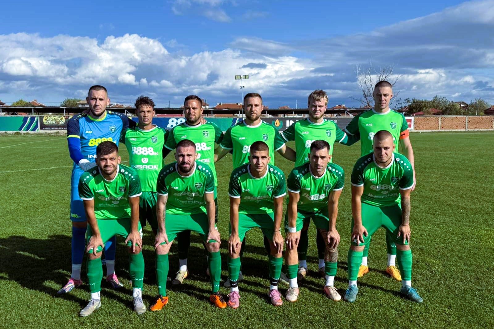 Секирово (Раковски) претърпя загуба с 0:2 при гостуването си на ОФК Хасково от 15-ия кръг на Югоизточната Трета лига. Това бе едва второто поражение за отбора в последните 7 мача в лигата. И двата гола за победителите бяха реализирани през първото полувреме. Юлий Шекеров откри резултата в 20-ата минута, а седем минути по-късно Калоян Делчев удвои преднината. "Никакъв мач не направихме днес, трагедия. Нямаме удар във вратата. За четири мача сме вкарали един гол. Как да стане работата? Ние сме най-слабият отбор в нападение.", сподели президентът на отбора Стефан Пенсов. В сряда, 5-ти ноември, отборът ще играе като гост на Спартак (Пловдив) в мач за Купата на аматьорската лига. В събота, 8-ми ноември, "Секирите" отново ще играят далеч от дома в шампионата, където ще се изправят срещу ФК Ямбол в Стралджа.