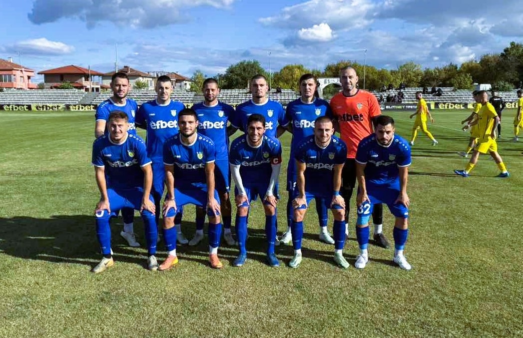 Гигант Съединение надигра Асеновец Асеновград с убедителното 4:1 в среща от 16-ия кръг на Югоизточната Трета лига. Домакините демонстрираха силна игра срещу аутсайдера в групата и съвсем заслужено взеха победата и трите точки. През първата част беше реализиран само един гол, отбелязан от Здравко Жилов в 40-ата минута, като двата отбора се оттеглиха на почивка при този резултат. През второто полувреме Гигант вкара три гола в рамките на около десет минути. Аурел Мусай увеличи преднината на 2:0 в 50-ата минута, а Християн Казаков добави още едно попадение за 3:0 в 55-ата минута. Георги Мавродиев направи резултата 4:0 в 60-ата минута. Гостите от Асеновец успяха да се разпишат почетно в 75-ата минута на срещата. Следващият уикенд (15 ноември) Гигант Съединение няма мач по програма, но на 12 ноември тимът ще се изправи срещу Левски (Карлово) за Купата на Аматьорската лига.