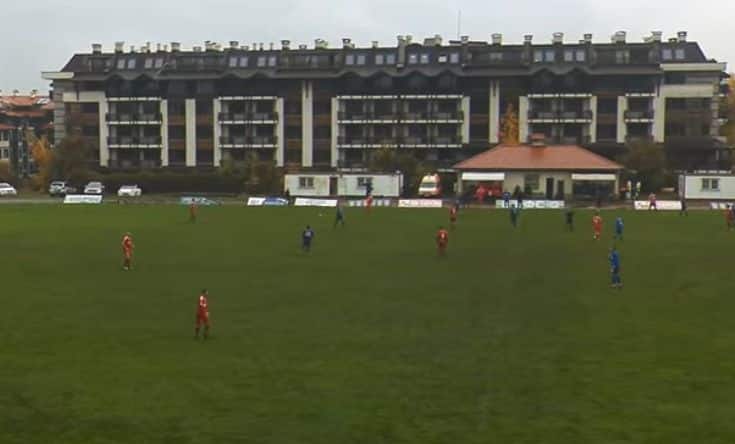 ФК Банско загуби с 1:2 от Струмска слава (Радомир) в мач от 16 кръг на Югозападната Трета лига. Това бе първо поражение за банскалии след серия от пет поредни двубоя без загуба. Възпитаниците на тандема Борислав Хазуров и Иван Топузов играха добре срещу един от претендентите за влизане в професионалния футбол, но малшансът и тежкият терен попречиха за нещо повече в този двубой. Гостите от Радомир излязоха напред в резултата в 18-та минута след удар с глава на Дейвид Джоров. Десетина минути по-късно Лазар Ерини изравни за 1:1. Домакините организираха много добра атака отдясно, последва успореден пас на голлинията и Лазар Еринин от близко разстояние прати топката във вратата на гостите. През втората част метеорологичните условия и теренът продължиха да бъдат тежки, но домакините така и не достигнаха до втори гол. Така се стигна до 84-ата минута, когато Александър Аспарухов след добра атака донесе трите точки за Струмска слава. Предстои гостуване за козлите на Балкан (Ботевград) в събота, 15 ноември, от 14:00 часа.