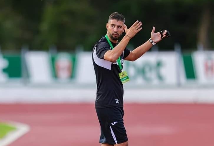 ФК Ловеч претърпя поражение с 0:1 при гостуването си на Партизан (Червен бряг) в последния си двубой за 2025 година. С този резултат тимът ще зимува на временното пето място в класирането на Северозападната Трета лига. Старши треньорът Евгени Систов коментира пред официалния сайт на клуба: „Загубихме с 0:1, но не и по дух. Уцелихме две греди, дадохме всичко от себе си и показахме, че сме по-добрият отбор. Понякога футболът е жесток и не винаги печели този, който заслужава.“ Той добави: „Знаем, че времената са тежки. Финансово нещата не са лесни, но вярваме в това, в което градим и в хората, които стоят зад нас. Ще продължим да се борим - за клуба, за феновете и за себе си.“