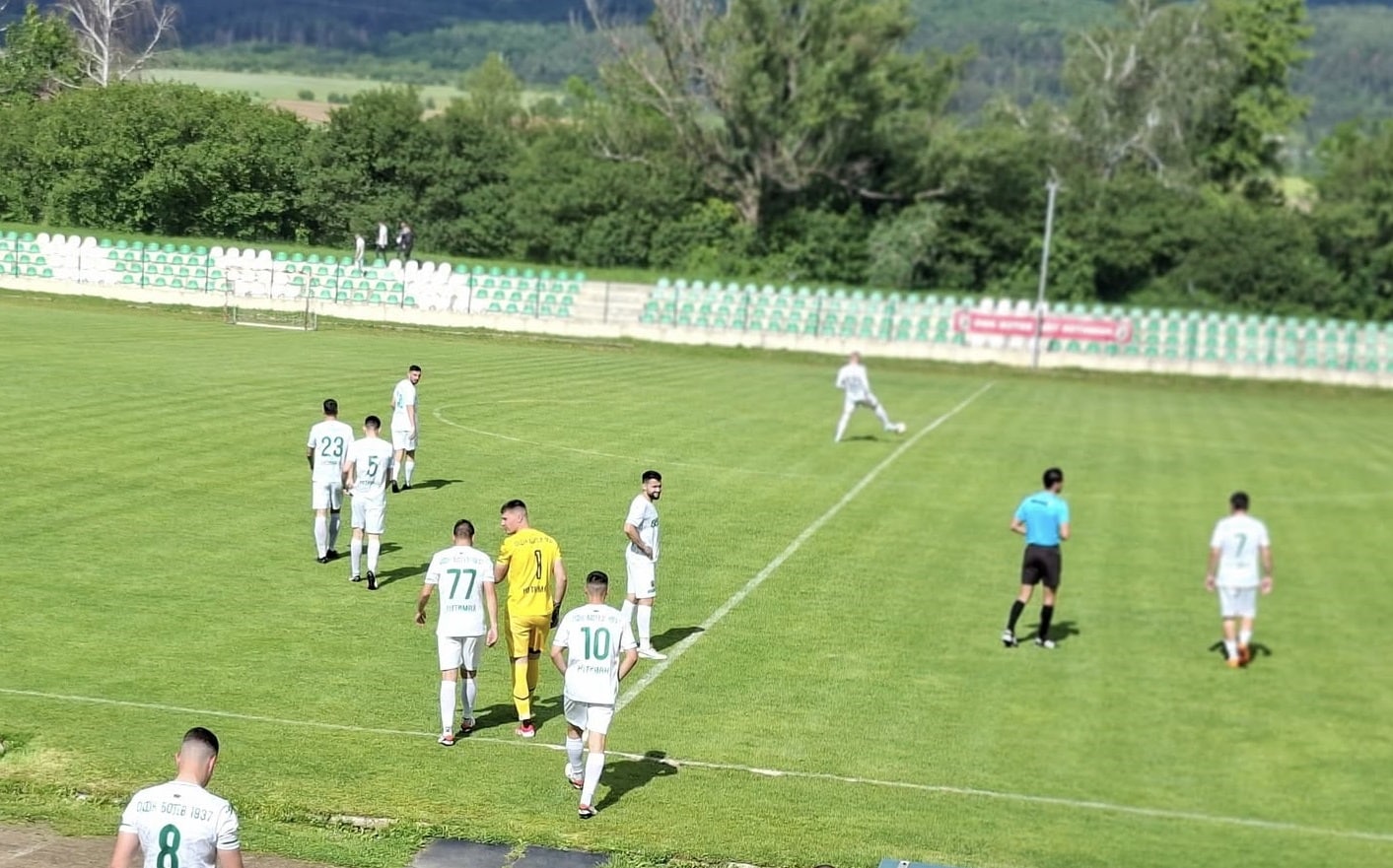 Ботев (Ихтиман) ще се изправи срещу ФК Банско в 1/2-финала за Купата на Аматьорската лига в Югозападна България. Мачът ще се състои в сряда, 12 ноември, от 14:00 часа на стадион "Свети Петър" в Банско. Победителят ще бъде определен в един двубой, а при равенство в редовното време ще се изпълняват дузпи. В другия полуфинал ще се срещнат Струмска слава и Оборище Панагюрище, като победителите от двете двойки ще играят във финал, който ще определи участника в Топ 4 на турнира. Там ще се състезават четирите победители от четирите трети дивизии на България.