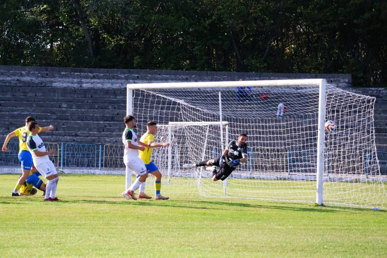 ФК Димитровград 1947 претърпя загуба с 0:3 в домакинския си мач срещу Марица (Милево) от 17-ия кръг на шампионата. Цветелин Петров даде преднина на гостите в 18-ата минута. След това тимът на Димитровград създаде редица добри възможности за изравняване, като претендира и за дузпи в две отделни ситуации. Въпреки усилията, изравняване не беше постигнато. В 87-ата минута Петров отбеляза втори гол за Марица (Милево), а две минути по-късно резултатът стана окончателен. В следващия кръг Димитровград ще се изправи срещу Гигант (Съединение) като гостуващ отбор.