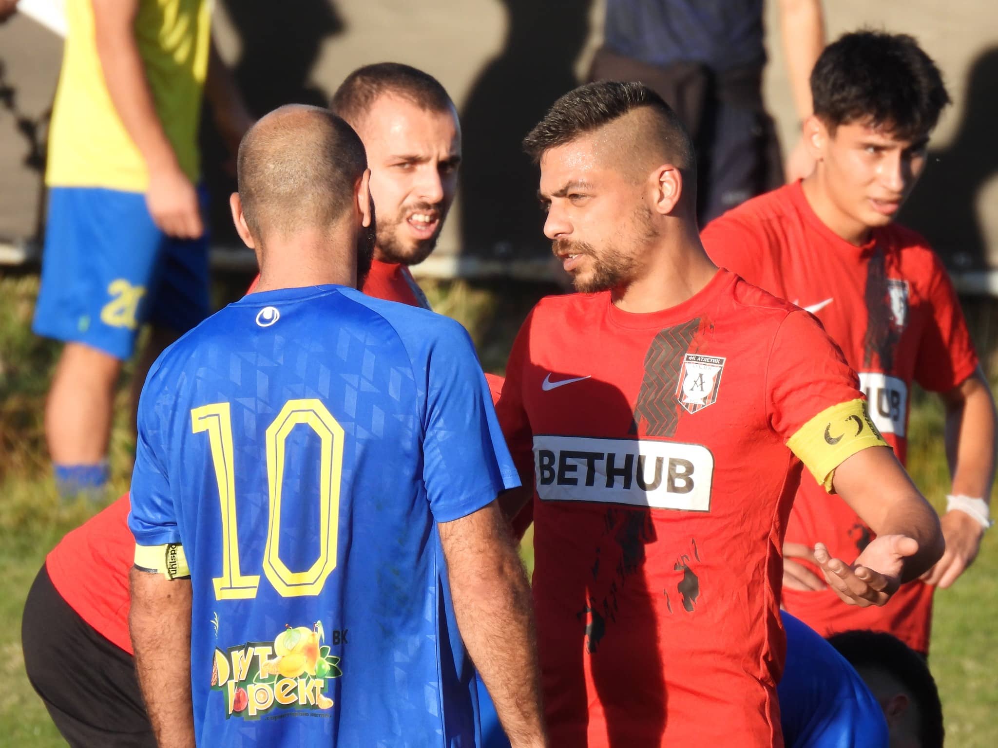 Атлетик (Куклен) загуби с минималното 0:1 при гостуването си на Асеновец в Асеновград в двубой от 17 кръг на Югоизточната Трета лига. Домакините отбелязаха единствения гол в 65-ата минута чрез Уоха. Двубоят можеше да има съвсем различен развой, ако не бе липсата на късмет и няколкото спорни ситуации със съдията. В 44-ата минута след далечен изстрел топката удари гредата, а малко след това възникнаха съмнения дали тя не е преминала голлинията на вратата на Асеновец, но съдията не зачете попадение. Така в средата на второто полувреме Асеновец отбеляза единствения си гол чрез Макджералд Уоха. Въпреки това, кукленци продължиха да търсят изравнителен гол, но не успяха. След края на мача реферът показа червен картон на Кристиан Орманов за реплика. В следващия кръг Атлетик почива по програма и приключва есенния дял от сезона с гостуване на Димитровград на 29 ноември.