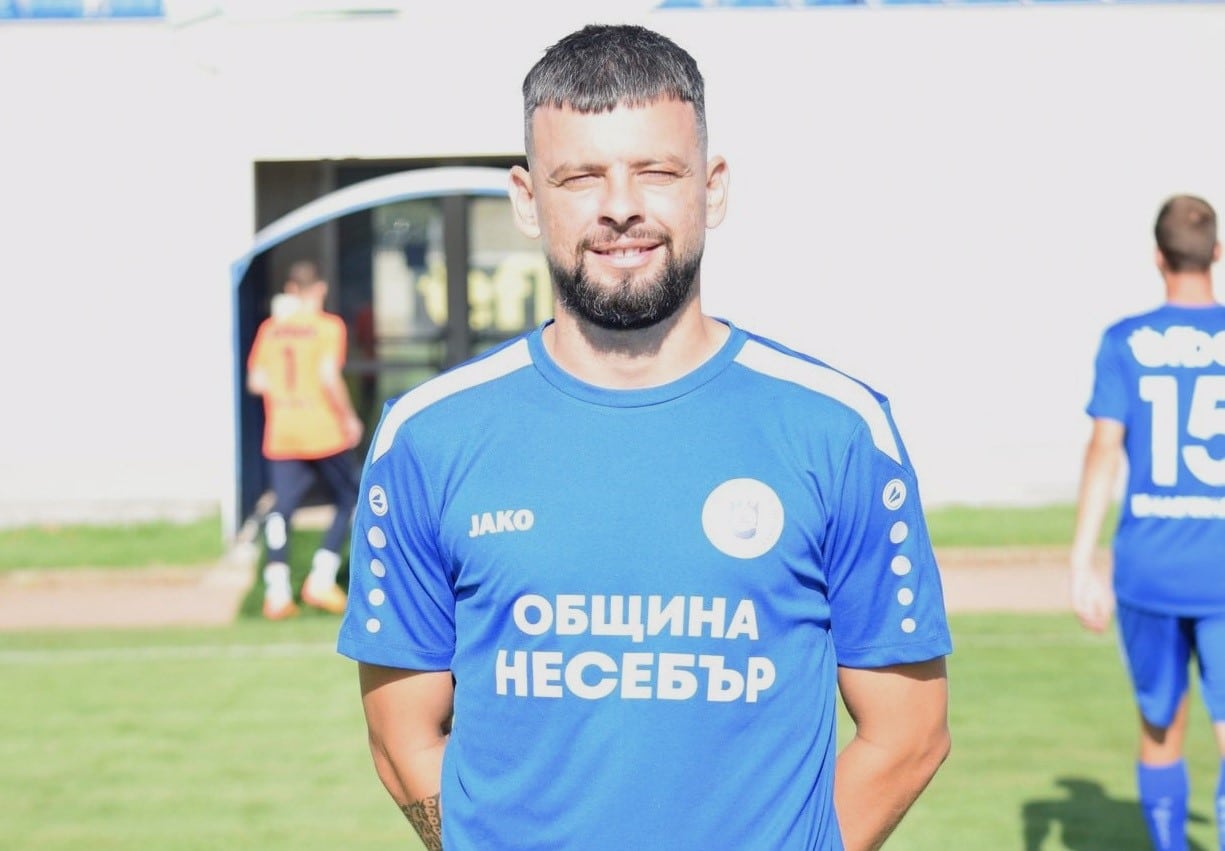 Пламен Димов претърпя операция на херния, която го измъчваше от известно време насам. Един от най-опитните играчи в състава на ОФК Несебър стисна зъби и игра в последния един месец, но сега предприе стъпки за отстраняване на проблема. Един от лидерите на "делфините" пропусна домакинството на Загорец и няма да участва в последния есенен кръг срещу Асеновец в Асеновград, тъй като започва възстановяване. Очаква се Димов да бъде на разположение за пролетния дял от сезона в Югоизточната Трета лига.