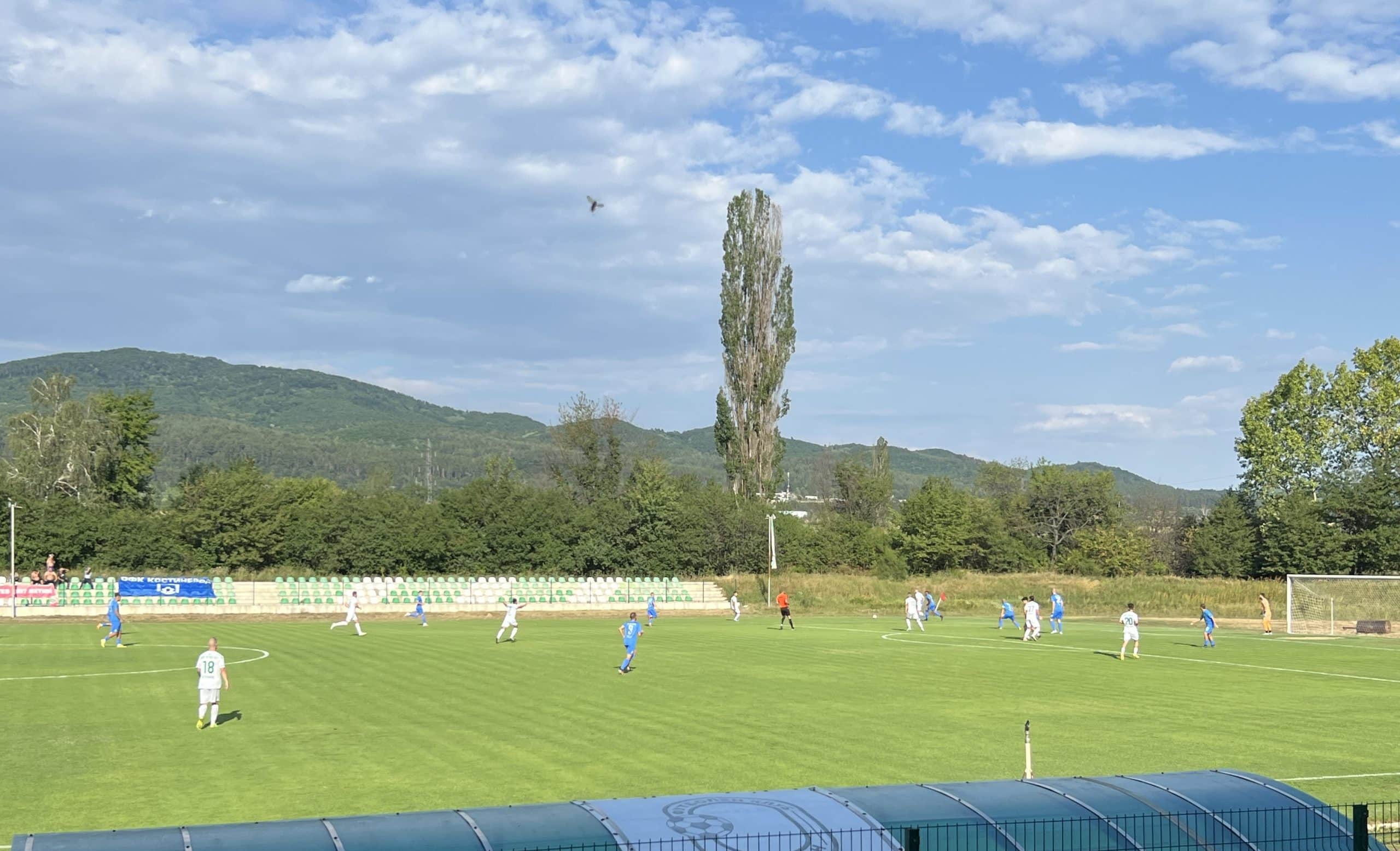 Двама футболисти на Ботев (Ихтиман) получиха наказания след мачовете от изминалия 18-ти кръг на Югозападната Трета лига. Стефан Велев и Емил Трендафилов ще пропуснат предстоящия среща, който ще се играе тази събота в Ихтиман срещу втория отбор на Септември (София) от 14:00 часа. И двамата играчи са санкционирани за по един мач - Стефан Велев заради получения червен картон в мача срещу ОФК Костинброд, а Трендафилов за натрупани 5 жълти картона.