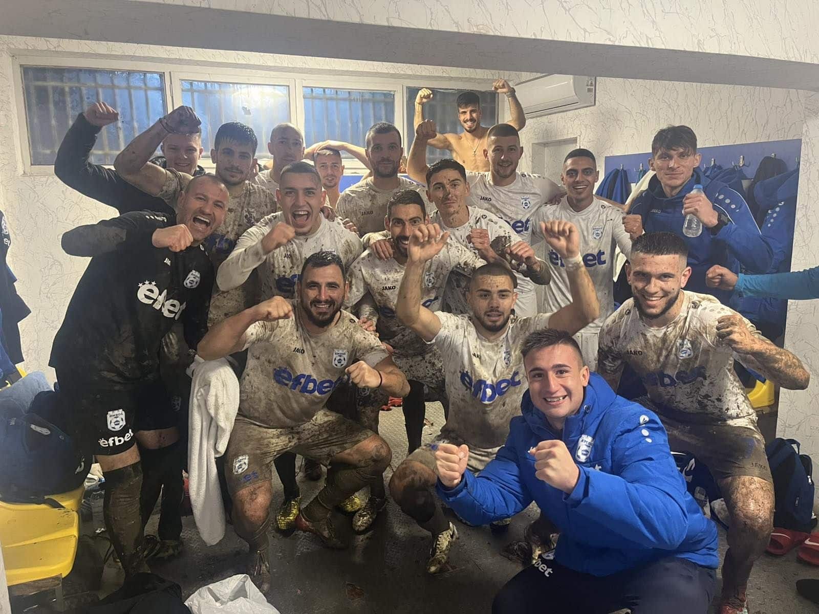 ФК Ямбол постигна победа с класическото 3:0 срещу Спартак (Пловдив) като гост в мач от последния есенен 19-ти кръг на Югоизточната Трета лига. Още до почивката отборът, ръководен от старши треньора Ивелин Калинчев, реализира и трите си попадения, с което не остави място за интрига през второто полувреме. Въпреки тежкия терен, ямболии демонстрираха голямо желание и заслужен успех. Петър Принджев даде начало на резултата с попадение за 1:0, а капитанът Иван Тошев увеличи аванса на гостите от Ямбол. Добрата игра продължи и гостите отбелязаха трети гол, който отново бе дело на Иван Тошев.