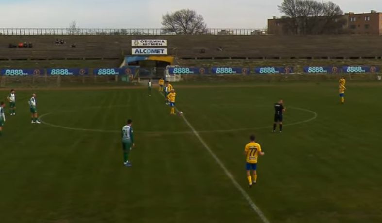 Бенковски (Исперих) направи 2:2 като гост на Волов Шумен 2007 Бенковски (Исперих) завърши 2:2 при визитата си на Волов Шумен 2007 в отложен мач от 15-ия кръг на Североизточната Трета лига. Двубоят не се състоя по програма заради много заболели в състава на Бенковски и бе изместен за днес в Шумен. В 56-ата минута гостите организираха много добра атака, при която след няколко двойни подавания топката стигна до Янчо Андреев, който с удар от наказателното поле откри резултата. В 62-ата минута домакините изравниха — нападател получи извеждащ пас между защитниците на Бенковски и без забавяне прати топката във вратата. В 66-ата минута Бенковски отново поведе. След центриране от свободен удар в наказателното поле защитата на Волов Шумен не реагира добре, топката стигна до футболист на гостите, който без проблеми я прати във вратата. Две минути преди края на редовното време домакините получиха дузпа след игра с ръка на футболист на Бенковски. Шуменци изравниха, въпреки че вратарят на Бенковски Стефан Петков улови ъгъла.