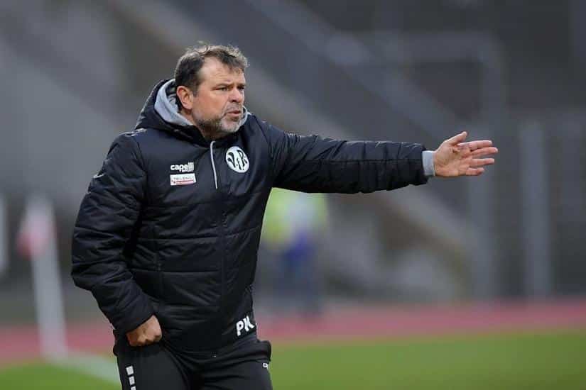 Септември (Симитли) представи Петър Костурков за старши треньор Септември (Симитли) представи днес новия си старши треньор Петър Костурков. Той поема отбора след края на есенния полусезон на кампания 2025/26 в Югозападната Трета лига. Като футболист Костурков е играл за Левски (София) и още няколко български клуба. След това прекарва три години в Австрия, където поставя началото на треньорската си кариера. По-късно Костурков продължава развитието си в Германия, където заема позиции като помощник и старши треньор в отбори от четвърта и пета дивизия. Последният му клуб преди завръщането в България е VfR Aalen. Ръководството на Септември (Симитли) изказва благодарности към предишния треньорски екип за свършената работа. Те ще продължат да бъдат част от клуба, като ще поемат гарнитури от школата и ще продължат да работят с младите таланти.