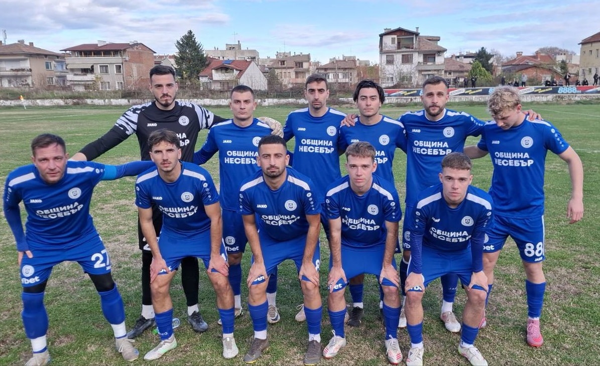 ОФК Несебър изпрати играчите в почивка, Косев даде индивидуални програми ОФК Несебър пусна футболистите в почивка след края на есенния дял от първенството на Югоизточната Трета лига. Старши треньорът Мирослав Косев обаче вече е подготвил индивидуални програми за всеки състезател, за да бъде поддържана форма през почивните дни. Лидерът в шампионата на Югоизток планира първата тренировка за новата 2026 година да се проведе на 15 януари. Подготовката ще протече изцяло при домашни условия, като допълнително ще бъдат обявени съперници и дати за контролите.