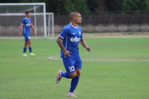 Рангел Игнатов сред десетката реализатори в Югоизточната Трета лига Атакуващият играч и капитан на Левски (Карлово) Рангел Игнатов влезе в класацията на десетимата най-добри реализатори за есенния дял на сезон 2025/26 в Югоизточната Трета лига. Със 9 отбелязани гола за "сините" в шампионата Игнатов заема шесто място по реализирани попадения, поделено с: Веселин Марчев (Марица, Пловдив) Иван Тошев (ФК Ямбол) Мариян Тонев (Загорец, Нова Загора) Повече голове от тях имат само: Георги Трифонов (Марица, Пловдив) Олджай Алиев (Марица, Пловдив) Иван Колев (Несебър) Кристиян Парашкевов (Несебър) Петър Атанасов (СФК Раковски) Игнатов е вкарал 9 от общо 28 попадения за третия в класирането Левски (Карлово), което подчертава значимия му принос за представянето на тима.