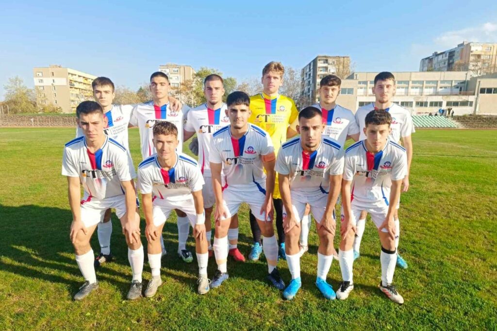 Олимпик (Варна) с най-голямата си победа през сезона — 11:0 над Светкавица Олимпик (Варна) реализира най-категоричния си успех през сезон 2025/26 във всички групи на третото ниво на българския футбол. В последния си мач за 2025 година тимът разби Светкавица (Търговище) с 11:0 на стадион "Локомотив" във Варна. По два гола за победата вкараха Александър Гроздев и Любослав Апостолов. По един гол добавиха седем различни футболисти: Юксел Алиев Тодор Колев Иван Димитров Георги Димитров Михаел Николов Димитър Колев Никола Стоянов "Ранният ни гол ни отвори мача и момчетата се успокоиха рано. Станаха много хубави неща. Резултатът е показателен. Доволни сме. Това е един добър завършек на първия полусезон. Събрахме един добър актив от точки и гледаме напред. Нека малко се усмихнат момчетата. Взехме два поредни мача в края, което е един добър завършек.", сподели след срещата един от треньорите в клуба и член на управителния съвет Диан Генчев. През пролетта Олимпик (Варна) започва с домакинство на Черноломец (Попово). Първият кръг от втория дял на сезона в Североизточната Трета лига е планиран за 21 февруари 2025 година.