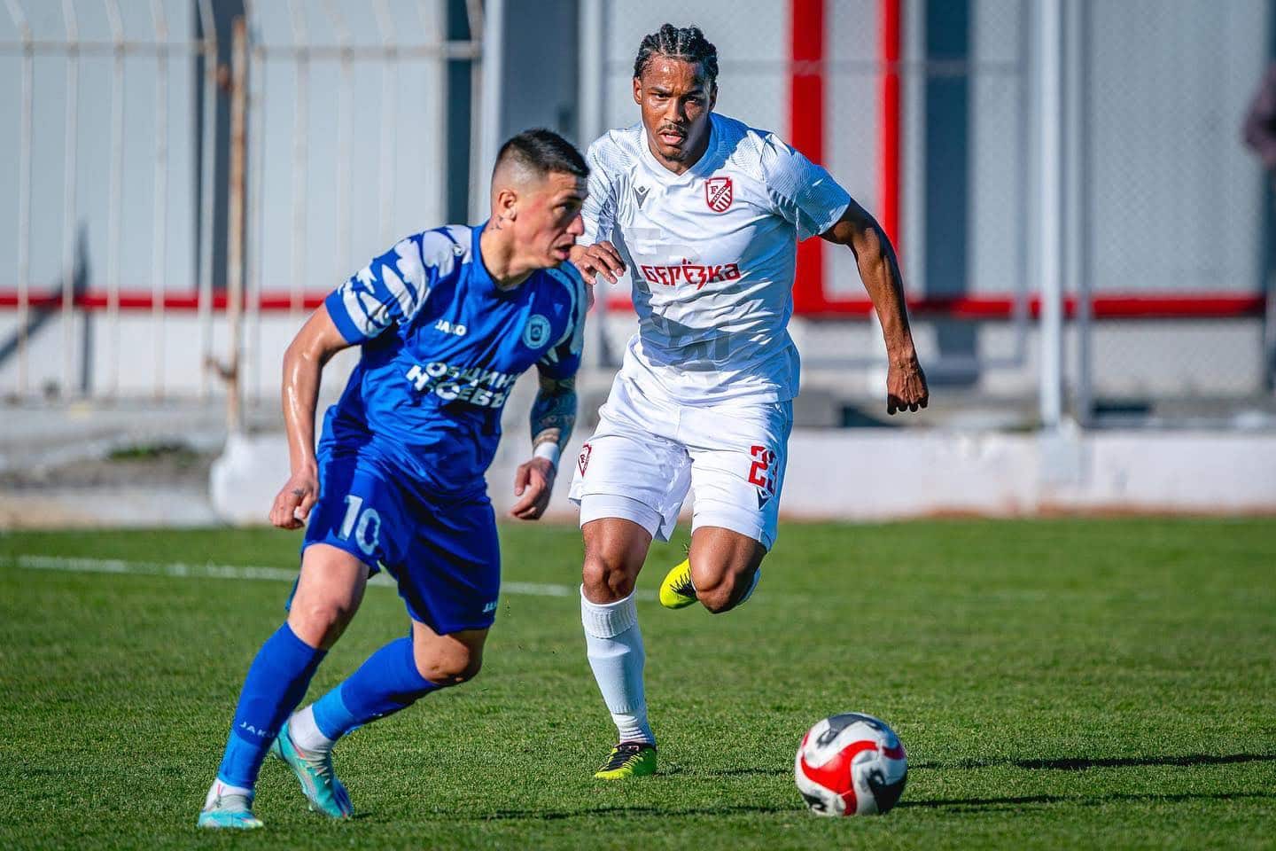 ОФК Несебър се разделя с нападателя Стоячно Велинов ОФК Несебър обяви раздяла с нападателя Стоячно Велинов. Той се присъедини към „делфините“ в началото на 2024 година, пристигайки от Черноморец, и изкара две години в отбора. През това време се наложи като трудолюбив и отдаден футболист. Раздялата е по взаимно съгласие и идва след края на есенния дял от сезона. Велинов е първият играч, с когото клубът се разделя в ранните етапи на зимната селекция. Ръководството, треньорският щаб и целият клуб желаят на Стоячно Велинов успех в неговото по-нататъшно развитие и кариера.