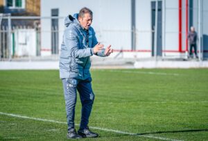 ОФК Несебър се разделя с директора на детско-юношеската школа Николай Жечев ОФК Несебър официално обяви раздяла с директора на детско-юношеската школа Николай Жечев. Жечев е дългогодишен треньор както на мъжкия отбор, така и на юношеските гарнитури. Той има значим принос за развитието на клуба и като състезател. През последните години като треньор водеше ОФК Несебър по време на участието му във Втора лига. Ръководството, служителите и всички в клуба благодарят на Николай Жечев и му пожелават успех в новите предизвикателства.