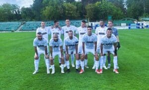 Септември (Симитли) се раздели с двама футболисти От отбора на Септември (Симитли) напуснаха двама състезатели — Анжело Кючуков и Карлос Сотиров. И двамата са полузащитници. Анжело Кючуков бе част от тима от лятото на 2024 година. Ръководството на клуба им пожела успех в новите отбори.