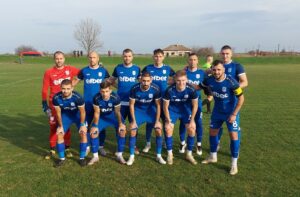 ФК Ямбол започва зимна подготовка на 8 януари Мъжкият отбор на ФК Ямбол ще стартира зимната си подготовка на 8 януари от 14:00 часа. Това е решение на новия старши треньор Николай Жечев, който ще води първата тренировка на тима. Първоначално имаше колебание за началото между 8 и 12 януари, но наставникът се спря на по-ранната дата. На този етап контролите остават по предварително обявената програма. ПРОГРАМА, ЗИМНА ПОДГОТОВКА 8 януари, 14:00 часа – Първа тренировка 17 януари – ФК Ямбол – Нефтохимик 24 януари – ФК Ямбол – Спартак (Пловдив) 28 януари – ФК Ямбол – ОФК Несебър 31 януари – ФК Ямбол – Черноморец 2 Забележка: Началните часове и местата на контролите ще бъдат уточнени допълнително. 7 февруари – 1/2-финал за Купата на Аматьорската лига: Розова долина (Казанлък) – ФК Ямбол