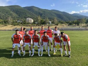 Отборът на Рилски спортист (Самоков) уреди съперник за единствената свободна дата от своята зимна подготовка за контролни срещи. "Скиорите" ще срещнат ФК Кюстендил на 11-ти февруари, а с този двубой контролните срещи на тима, воден от Пламен Крумов, стават общо шест. Рилски спортист започва подготовка на 12-ти януари и ще играе срещу Национал (София) на 24-ти януари, ЦСКА III на 31-ви януари, Славия II на 4-ти февруари и втородивизионния Хебър (Пазарджик) на 7-ми февруари. Първият официален мач за Рилецо е домакинство на Оборище (Панагюрище) на 14-ти февруари. Пълна програма с контролите на Рилски спортист от зимната подоготовка: 24 януари - Рилски - Национал (София) 31 януари - Рилски - ЦСКА III 4 февруари - Рилски - Славия II 7 февруари - Рилски - Хебър (Пазарджик) 11 февруари - Рилски - ФК Кюстендил