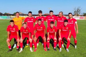 Марица (Милево) стартира зимна подготовка на 8 януари Представителният отбор на Марица (Милево) ще започне зимната си подготовка на 8 януари. Тогава старши треньорът Иван Кочев ще изведе футболистите за първа тренировка за новата 2026 година. В хода на подготовката тимът ще изиграе четири контролни срещи, като първата проверка е срещу елитния Берое (Стара Загора). Следват мачове с Атлетик (Куклен), Хасково (областна група) и Левски (Карлово). ПРОГРАМА 8 януари – Първа тренировка 17 януари – Марица (Милево) - Берое (Стара Загора) 21 януари – Марица (Милево) - Атлетик (Куклен) 24 януари – Марица (Милево) - Хасково (областна група) 31 януари – Марица (Милево) - Левски (Карлово) Очаква се седмица преди подновяването на сезона в Югоизточната Трета лига да се изиграе мач от турнира за Аматьорската купа (7-8 февруари), но това ще зависи от метеорологичните условия. Шампионатът се подновява на 14 февруари, а в първия кръг Марица (Милево) е гост на ОФК Хасково.