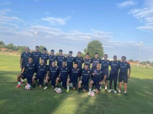 Реджеп Халил напуска Марица (Милево) По време на паузата в шампионата Реджеп Халил прекратява договора си с Марица (Милево). Футболистът е решил да поеме по различен път в развитието си и затова няма да продължи кариерата си в клуба. Реджеп беше един от най-опитните в състава, с много изиграни мачове както в Трета, така и във Втора лига. В кариерата си той е играл за следните отбори: Несебър Кариана Миньор Перник Струмска слава Ботев Гълъбово Асеновец Атлетик (Куклен) Атлетик (Куклен) беше последният му клуб преди преминаването в Марица (Милево). Ръководството, треньорите и съотборниците благодарят на Реджеп за времето в Марица (Милево), за положеното старание и за хъса, с който мотивираше останалите. Пожелаваме му здраве и късмет във всичко, с което се захване.