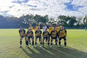 ОФК Павликени обяви план за контролите през зимата Все още не е уточнена точната дата за начало на зимната подготовка на ОФК Павликени. Плановете са тя да стартира в края на януари, като конкретната дата ще бъде обявена следващата година. Отборът на Димо Атанасов ще изиграе общо пет контролни срещи срещу три отбора: Янтра (Полски Тръмбеш) — 2 двубоя (един от тях е насрочен за 21-ви февруари; дата за втория мач предстои да бъде определена) Етър II (Велико Търново) — 2 двубоя (7-ми и 28-ми февруари) Черноломец (Попово) — 1 двубой (14-ти февруари) — отборът се състезава в Североизточната Трета лига Сезонът в Северозападната Трета лига се подновява на 7-ми март, когато ОФК Павликени ще приеме лидера Академик (Свищов).