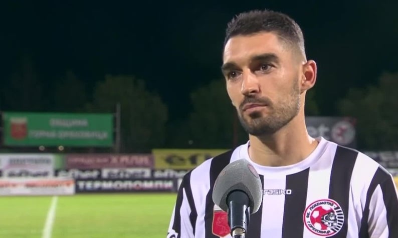 Черноломец (Попово) привлече Георги Колев Черноломец (Попово) с радост обявява, че част от тима за пролетния дял от сезона ще бъде Георги Колев. Опитният офанзивен футболист, роден през юли 1994 г., за последно защитаваше цветовете на Локомотив (Горна Оряховица), където през последните три сезона вкара над 80 гола. През сезон 2023/2024 Колев отбеляза 33 попадения, с които помогна на Локомотив (ГО) да стане шампион в Северозападната Трета лига и да се завърне в професионалния футбол. В своята кариера голмайсторът е играл още за: Севлиево Академик Свищов Локомотив Дряново Добруджа Етър Добре дошъл, Жорка. Пожелаваме ти много здраве, късмет и голове с екипа на Черноломец.