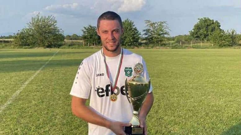 Честит рожден ден, Пламен Табаков! Днес рожден ден празнува капитанът на представителния отбор на ФК Секирово (Раковски) Пламен Табаков. Пожелаваме му да бъде жив, здрав и все така всеотдаен!