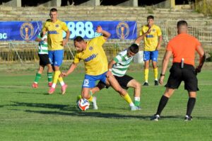 Волов-Шумен 2007 с пет контролни срещи през зимната подготовка Волов-Шумен 2007 ще изиграе общо пет приятелски срещи по време на своята зимна подготовка. За първите две от тях вече са определени дати. В първата проверка "жълто-сините" ще срещнат формацията на Черно море (Варна) до 17 години. Двубоят е на 24 януари (събота). Седмица по-късно тимът ще изиграе международна приятелска среща — среща с румънския Дунаря (Кълъраш), от местната трета дивизия. Мачът ще бъде на 31 януари в Румъния. Преди подновяването на шампионата в Североизточната Трета лига Волов-Шумен ще се изправи последователно срещу Устрем (Дончево), Спартак II (Варна) и Доростол Силистра. Проверките приключват на 14 февруари. Всички приятелски мачове на Волов-Шумен 2007 тази зима: 24.01 - Волов-Шумен 2007 - Черно море U17 31.01 - Дунаря (Кълъраш), Румъния ???? - Волов-Шумен 2007 - Устрем (Дончево) ???? - Волов-Шумен 2007 - Спартак II (Варна) 14.02 - Волов-Шумен 2007 - Доростол Силистра