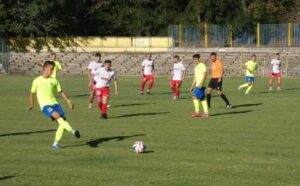 Асеновец (Асеновград) стартира контролите по време на зимната си подготовка тази събота (17 януари). Тимът, воден от старши треньора Манол Георгиев, приема Спартак (Пловдив) от 14:00 часа на стадион "Шипка" в Асеновград. Почти сигурно и втората проверка - срещу Родопа (Смолян), седмица по-късно, отново ще бъде в Асеновград. ПРОГРАМА, ЗИМНА ПОДГОТОВКА 08.01. Първа тренировка 17.01. Асеновец – Спартак (Пловдив) 24.01. Асеновец – Родопа (Смолян) 31.01. Асеновец – ФК Хасково 07.02. Асеновец – ФК Чавдар (Пловдив) Точните места и часове за контролите ще бъдат уточнени допълнително.