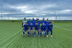 ФК Аксаково ще играе първата си контрола от зимната подготовка ФК Аксаково ще изиграе първата си приятелска среща от зимната подготовка утре, събота, 17-ти януари. В предстоящия двубой "сините" ще премерят сили с дублиращия отбор на Фратрия II. Мачът ще се проведе от 11:30 часа на стадиона в Суворово. Същевременно стана ясно, че помощник-треньорът Десислав Дяков възобновява кариерата си като футболист. При необходимост той ще е на разположение на отбора и ще бъде включван както в приятелските срещи, така и в мачовете от пролетния дял на сезон 2025/26 в Североизточната Трета лига.