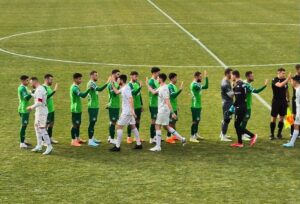 Ботев (Ихтиман) загуби с 0:3 в първата си контрола от зимната подготовка Ботев (Ихтиман) отстъпи с 0:3 срещу Хебър (Пазарджик) в първата си проверка от зимната подготовка. Контролата се проведе на стадион "Георги Бенковски" в Пазарджик и бе изтеглена с ден по-рано заради прогнозираното застудяване и валежи в събота. За домакините точни бяха Самуил Мечев, Алекс Петров и Георги Вълчев. Следващата приятелска среща за отбора, воден от старши треньора Валери Свиленов, е срещу друг тим от Втора лига — Спортист (Своге). Двубоят е насрочен за 24 януари (събота). ПРОГРАМА, ЗИМНА ПОДГОТОВКА 10.01. Първа тренировка 16.01., Ботев (Ихтиман) – Хебър 0:3 24.01., Ботев (Ихтиман) – Спортист (Своге) 28.01., Ботев (Ихтиман) – Национал (София) 31.01., Ботев (Ихтиман) – Септември 2 (София) 07.02., Ботев (Ихтиман) – Пирин (Разлог) 14.02., Ботев (Ихтиман) – Сливнишки герой Сезонът в Югозападната Трета лига се подновява на 21 февруари, като в първия кръг Ботев (Ихтиман) ще гостува на ФК Кюстендил.