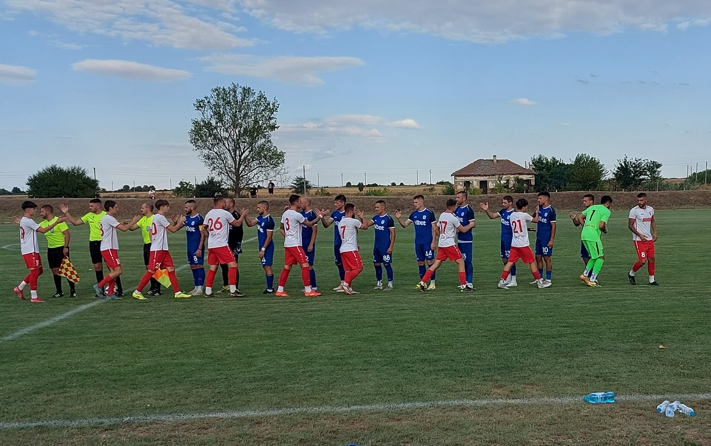 Асеновец приема Родопа в контрола на "Шипка" Асеновец (Асеновград) ще играе контролна среща срещу Родопа (Смолян) в събота, 24 януари. Двубоят е насрочен за 13:30 часа на стадион "Шипка" в Асеновград. Това е втората проверка за тима, воден от старши треньора Манол Георгиев. На старта на подготовката Асеновец победи Спартак (Пловдив) с 1:0. ПРОГРАМА, ЗИМНА ПОДГОТОВКА 08.01. Първа тренировка 17.01. Асеновец – Спартак (Пловдив) 1:0 24.01. Асеновец – Родопа (Смолян) 31.01. Асеновец – ФК Хасково 07.02. Асеновец – ФК Чавдар (Пловдив) Точните места и часове за контролите ще бъдат уточнени допълнително.