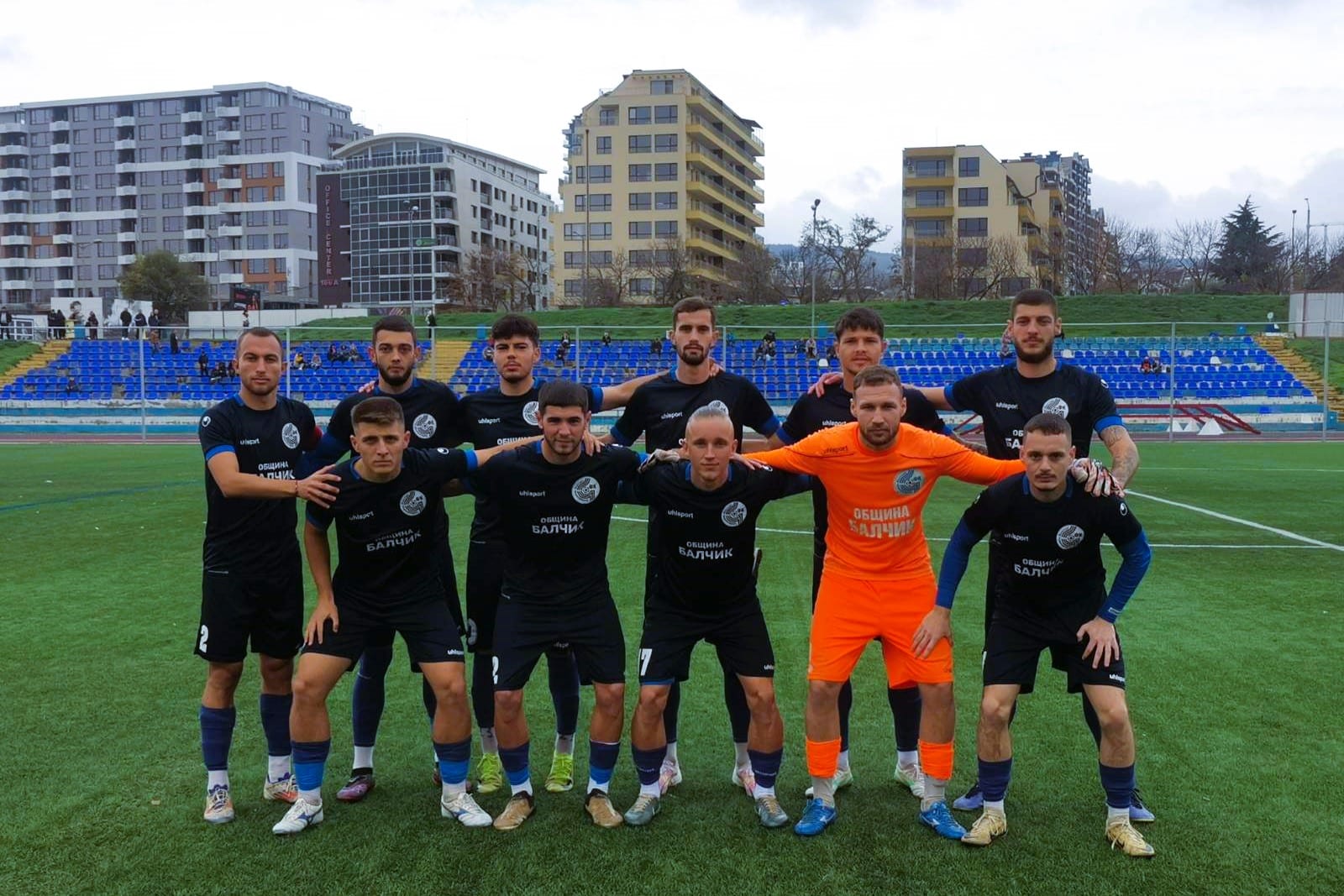 Черноморец (Балчик) гостува на Бенковски (Исперих) в полуфинал за Купата на Аматьорската лига Черноморец (Балчик) ще гостува на Бенковски (Исперих) в полуфинал в зона Североизточна България за Купата на Аматьорската лига. Срещата ще се изиграе на 14-ти февруари, събота. Този мач ще постави началото на пролетния полусезон за балчиклии. Двубоят ще определи съперника на Септември (Тервел) във финала на турнира в тази зона. Победителят в зоналния финал ще представя Североизточна България във финалната четворка, където ще се включат победителите от северозападната, югозападната и югоизточната част на страната. Припомняме, че през миналия сезон Черноморец достигна до финал, в който отстъпи на ФК Ямбол.