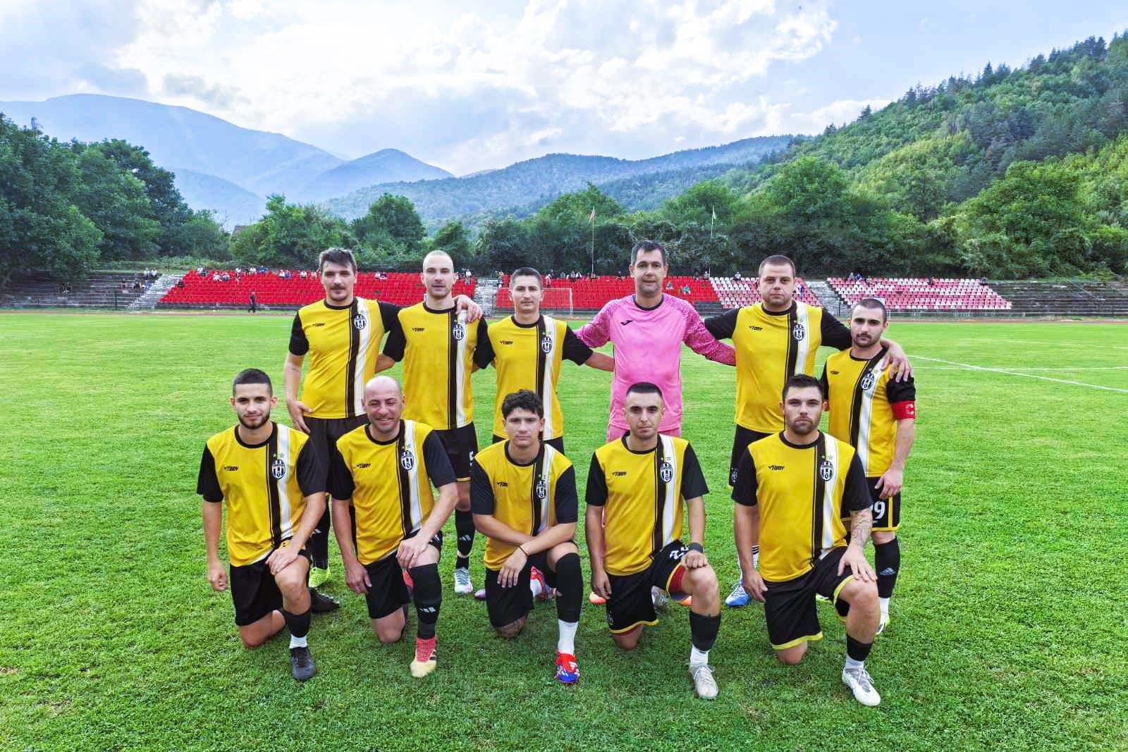 Ювентус (Малчика) отмени приятелската среща с Партизан (Червен бряг) Ювентус (Малчика) няма да играе приятелска среща с Партизан (Червен бряг). Двубоят трябваше да даде старт на подготвителните срещи за "бианконерите" преди подновяването на сезон 2025/26 в Северозападната Трета лига. В тима обаче има организационни проблеми и "партизаните" са си намерили друг опонент за приятелска среща.