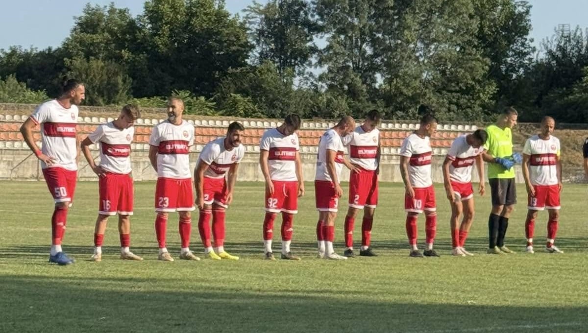 Партизан (Червен бряг) направи промяна в контролите през зимната подготовка Има една промяна в приятелските мачове на Партизан (Червен бряг) по време на зимната подготовка. Тимът ще остане с четири планирани контроли преди рестарта на Северозападната Трета лига. В първия си двубой, насрочен за 7 февруари, „партизаните“ първоначално трябваше да срещнат Ювентус (Малчика), но след промяната ще се изправят срещу Септември (Гложене), който е лидер в Областната група на Враца. Двата тима играха и по-рано през сезона за Купата на България. Останалите срещи остават без промяна. В тях Партизан ще премери сили с Академик (Свищов), ФК Троян и Локомотив (Мездра). Програма с контролите на Партизан (Червен бряг) през зимата: Партизан – Септември (Гложене) – 07.02 Партизан – Академик (Свищов) – 14.02 Партизан – ФК Троян – 21.02 Партизан – Локомотив (Мездра) – 28.02