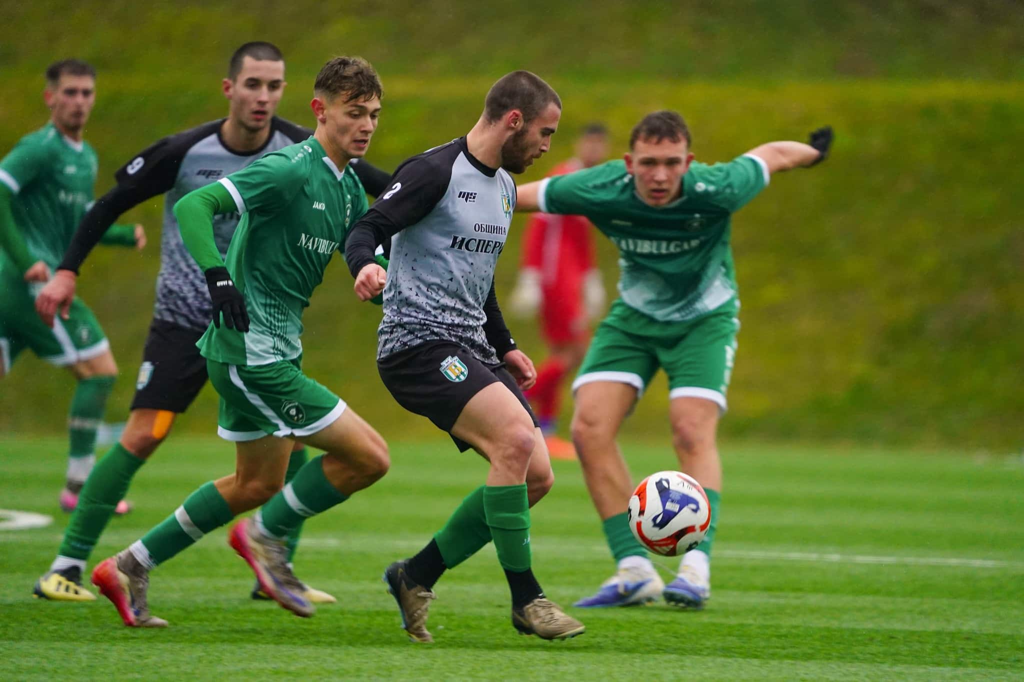 Бенковски (Исперих) ще играе контролна среща с Дунав (Русе) Бенковски (Исперих) ще изиграе контролна среща с лидера във Втора лига - Дунав (Русе). Двубоят е насрочен за 10 февруари и с него тимът практически ще сложи край на контролите от зимната си подготовка. Контролата ще се проведе в Исперих. В края на подготовката отбора, воден от старши треньора Николай Кънчев, ще има натоварен график. На 7 февруари е контролата с лидера в Северозападната Трета лига - Академик (Свищов), три дни по-късно е срещата с Дунав, а четири дни след това е 1/2-финалът за Купата на Аматьорската лига срещу Черноморец (Балчик). ПРОГРАМА 18 януари, Бенковски – Ергене Генчлербирлиги 3:0 20 януари, Бенковски – Капаклъспор 2:2 31 януари, Бенковски – Фратрия II 1 февруари, Бенковски – Рилци 7 февруари, Бенковски – Академик (Свищов) 10 февруари, Бенковски - Дунав (Русе) На 14 февруари Бенковски (Исперих) гостува на Черноморец (Балчик) в 1/2-финал за Купата на Аматьорската лига, като с този мач реално се открива пролетният дял на сезона за тима.