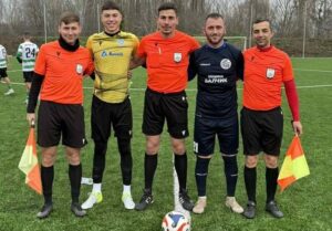 Черноморец (Балчик) победи Черно море II с 2:0 във варненски спаринг Черноморец (Балчик) записа нов успех в приятелските си срещи от зимната подготовка. Тимът се наложи с 2:0 в гостуването си на Черно море II (Варна) в двубой, игран от 10:15 часа днес на стадион "Корабостроител" в морската ни столица. Иван Томов даде преднина на балчиклии още в 6-ата минута, а в края на срещата Мартин Петков затвърди победата, разписвайки се след асистенция на Ивайло Попов. Това е трета поредна победа за Черноморец в зимните спаринги; единствено в първата си контрола тимът завърши наравно. В четирите двубоя до момента възпитаниците на Ивайло Станчев не са допуснали гол, включително срещу втородивизионния Миньор (Перник). В последната си приятелска среща Черноморец ще премери сили с Доростол Силистра. Пълен списък с мачовете на Черноморец (Балчик) до рестарта на шампионата: 17 януари – Черноморец – Лудогорец U17 – 0:0 21 януари – Спартак II (Варна) – Черноморец – 0:6 24 януари – Черноморец – Миньор (Перник) – 1:0 31 януари – Черно море II – Черноморец - 0:2 7 февруари – Черноморец – Доростол Силистра 14 февруари – Бенковски (Исперих) – Черноморец, 1/2-финал за Купата на Аматьорската лига в Североизточна България