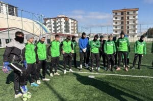 Бенковски (Исперих) ще изиграе последната си контрола от зимната подготовка Бенковски (Исперих) ще изиграе последната си контролна среща от зимната подготовка на 7 февруари (събота) от 14:00 часа в Исперих. Това е финалната проверка за тима, воден от старши треньора Николай Кънчев, преди началото на официалните мачове през пролетния дял. Първият официален двубой за пролетта ще бъде в Купата на Аматьорската лига срещу Черноморец (Балчик). ПРОГРАМА 18 януари, Бенковски – Ергене Генчлербирлиги 3:0 20 януари, Бенковски – Капаклъспор 2:2 31 януари, Бенковски – Фратрия II 2:1 1 февруари, Бенковски (втори отбор) – Рилци 4:7 4 февруари, Бенковски – Дунав (Русе) – ОТМЕНЕНА 7 февруари, Бенковски – Академик (Свищов) На 14 февруари Бенковски (Исперих) е домакин на Черноморец (Балчик) в 1/2-финал за Купата на Аматьорската лига — с този мач реално се открива пролетният дял на сезона за тима.