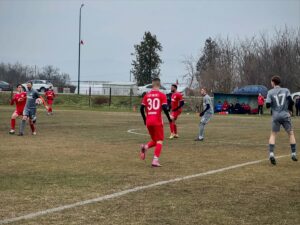 ОФК "Хасково" победи "Загорец" с 4:2 в контрола ОФК "Хасково" постигна успех с 4:2 като гост на "Загорец" в контролна среща, в която двата отбора показаха равностойна игра. Развитие на срещата: 19-тата минута – Юлий Шекеров откри за гостите. След това – Мариян Тонев възстанови равенството. Християн Василев отново изведе ОФК "Хасково" напред. 38-мата минута – Красимир Илиев направи резултата 1:3. След почивката – Дамян Чаушев се разписа с глава за четвърти гол във вратата на домакините. Малко преди края – Пламен Иванов оформи крайното 2:4.